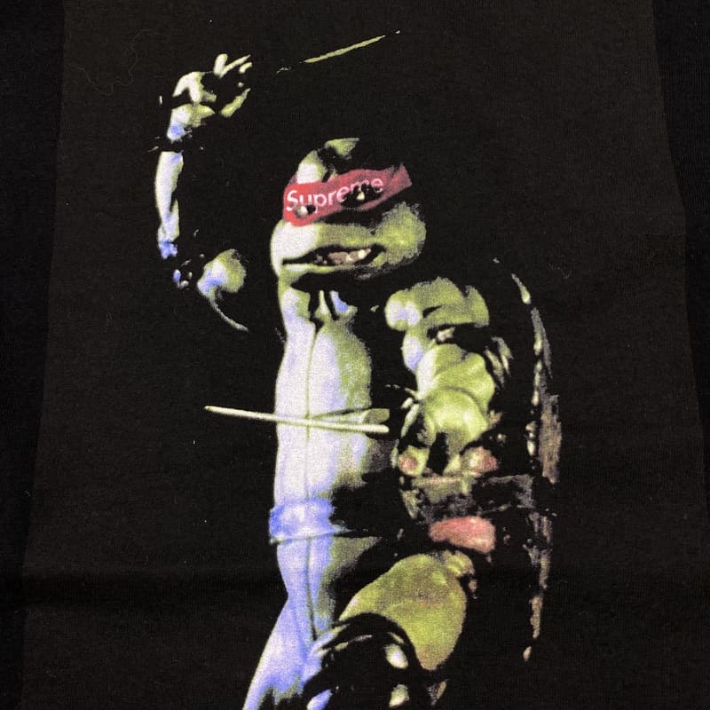 Camiseta Supreme Raphael