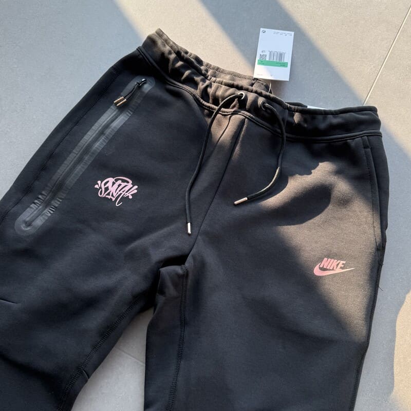 Calça Tech Fleece Nike x Syna