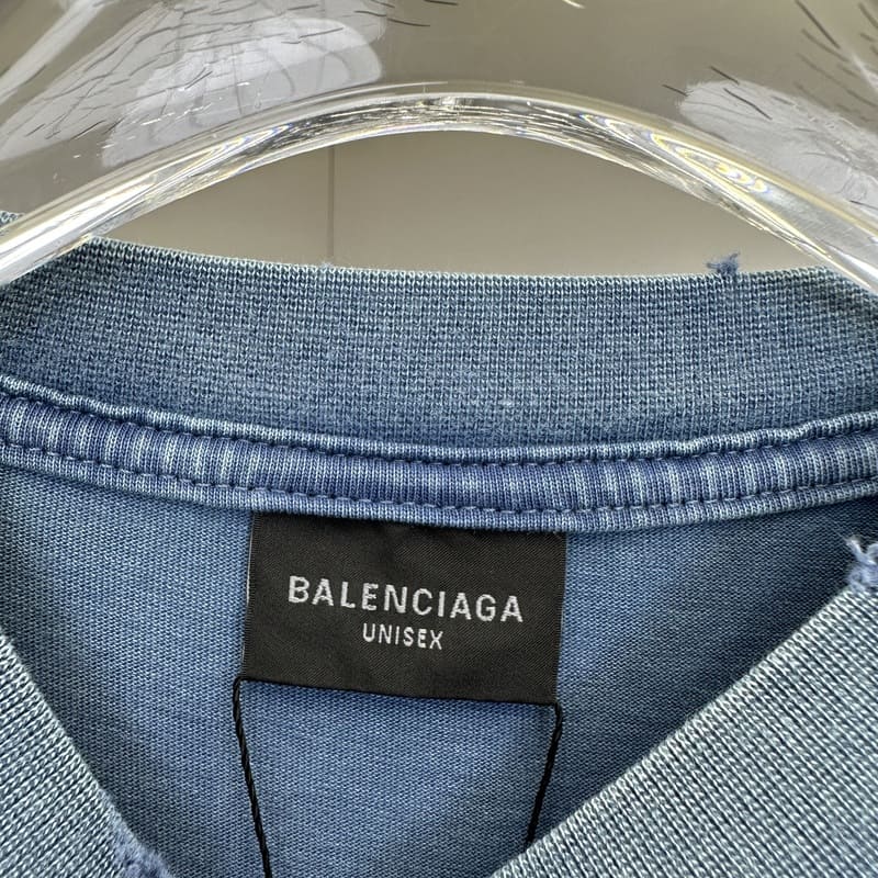 Camiseta Balenciaga Tape Type Azul