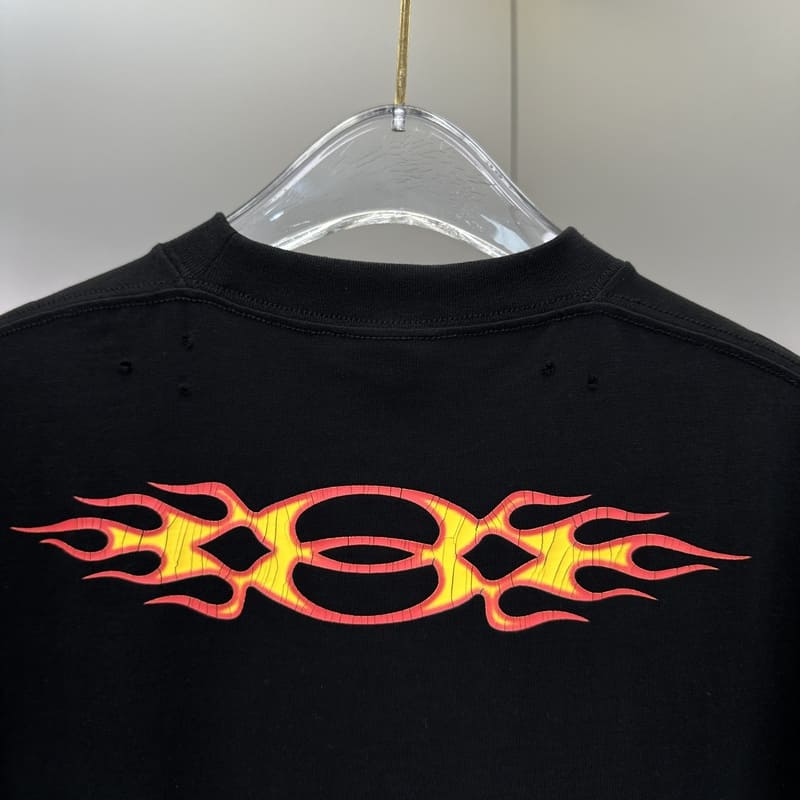 Camiseta Balenciaga Burning Unity