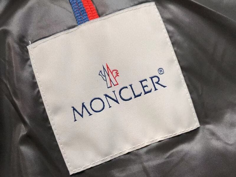 Jaqueta Moncler Maya Black