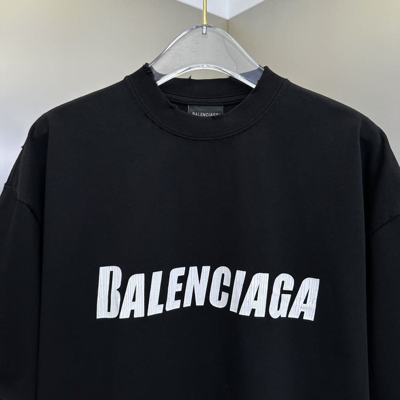 Camiseta Balenciaga Cracked Logo Distressed