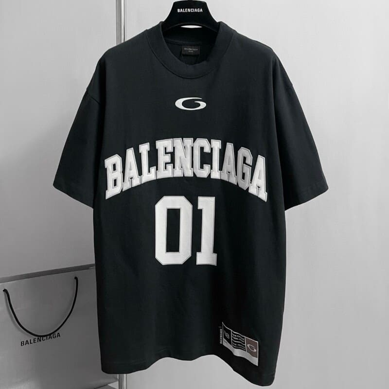 Camiseta Balenciaga Basketball Series Preto