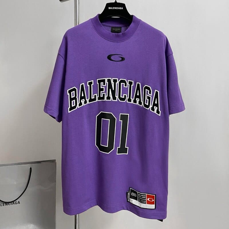 Camiseta Balenciaga Basketball Series Roxo