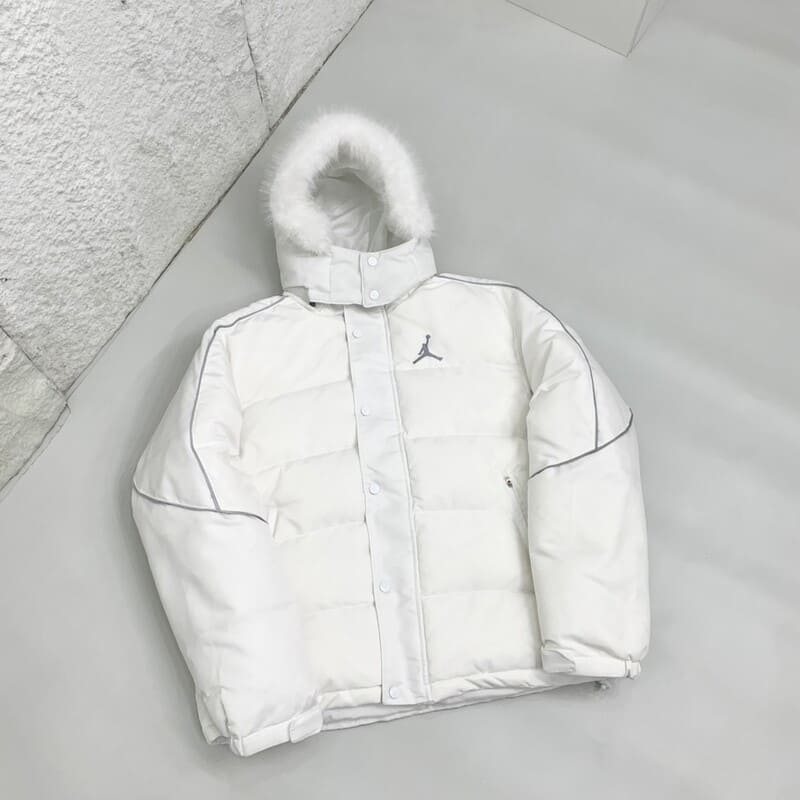 Jaqueta Puffer Supreme x Jordan Branca