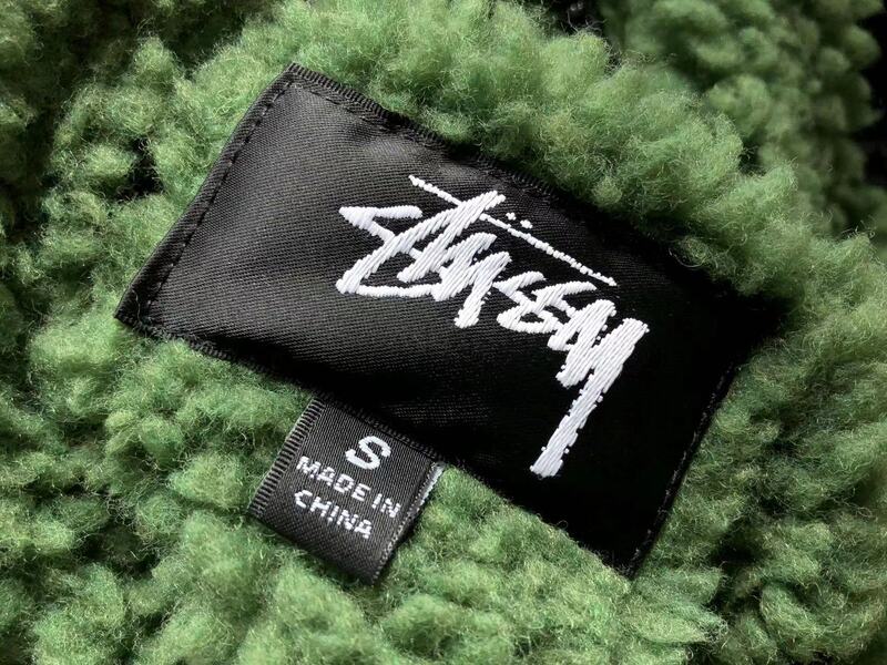 Jaqueta Stussy 8 Ball Sherpa Dupla Face