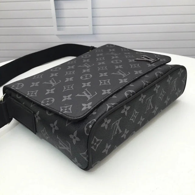 Louis Vuitton Bag Messenger District Monogram Eclipse